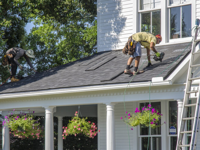 Roofing contractors replace roofing in Jacksonville IL